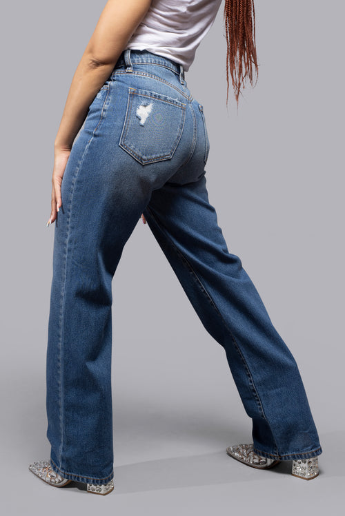 "Relaxed-fit boyfriend jeans with a casual, laid-back style."